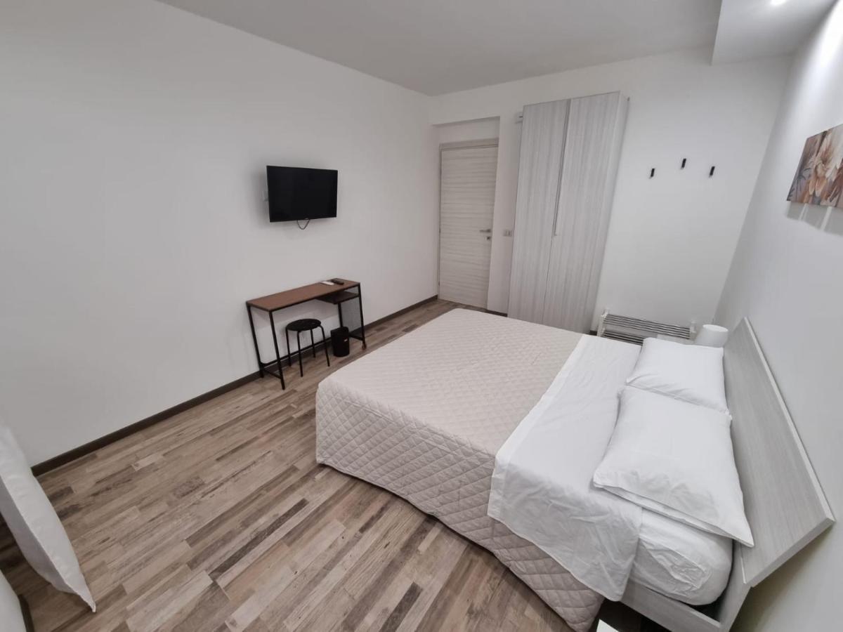 Civico 1 Appartement Valguarnera Caropepe Buitenkant foto