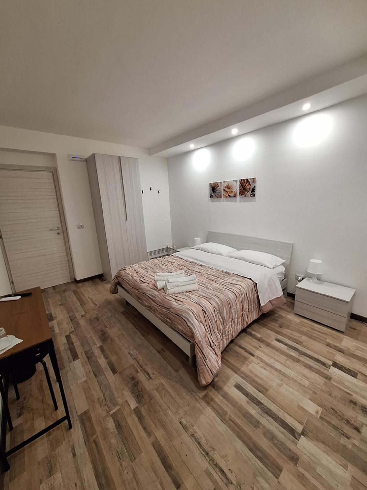 Civico 1 Appartement Valguarnera Caropepe Buitenkant foto