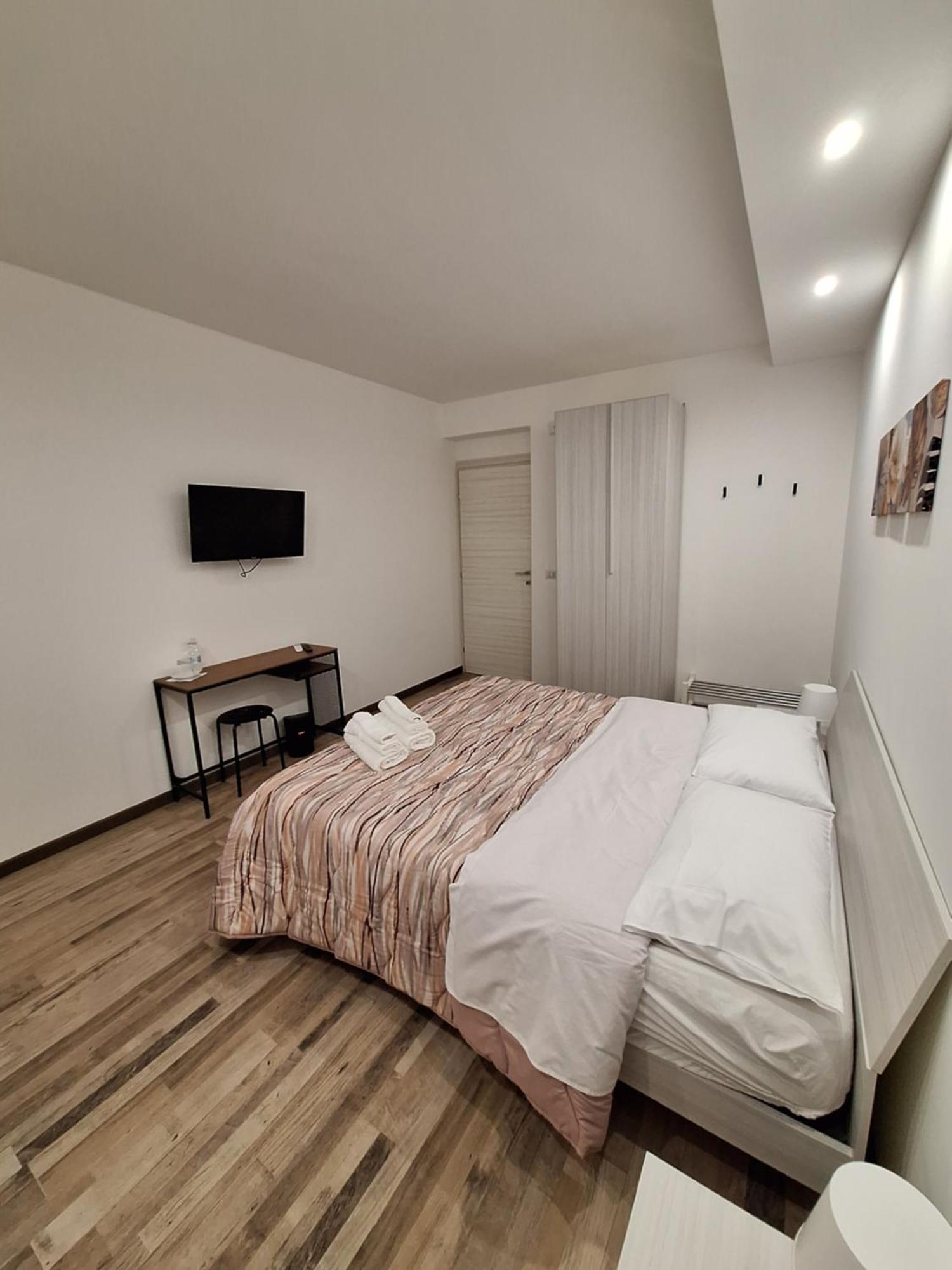 Civico 1 Appartement Valguarnera Caropepe Buitenkant foto